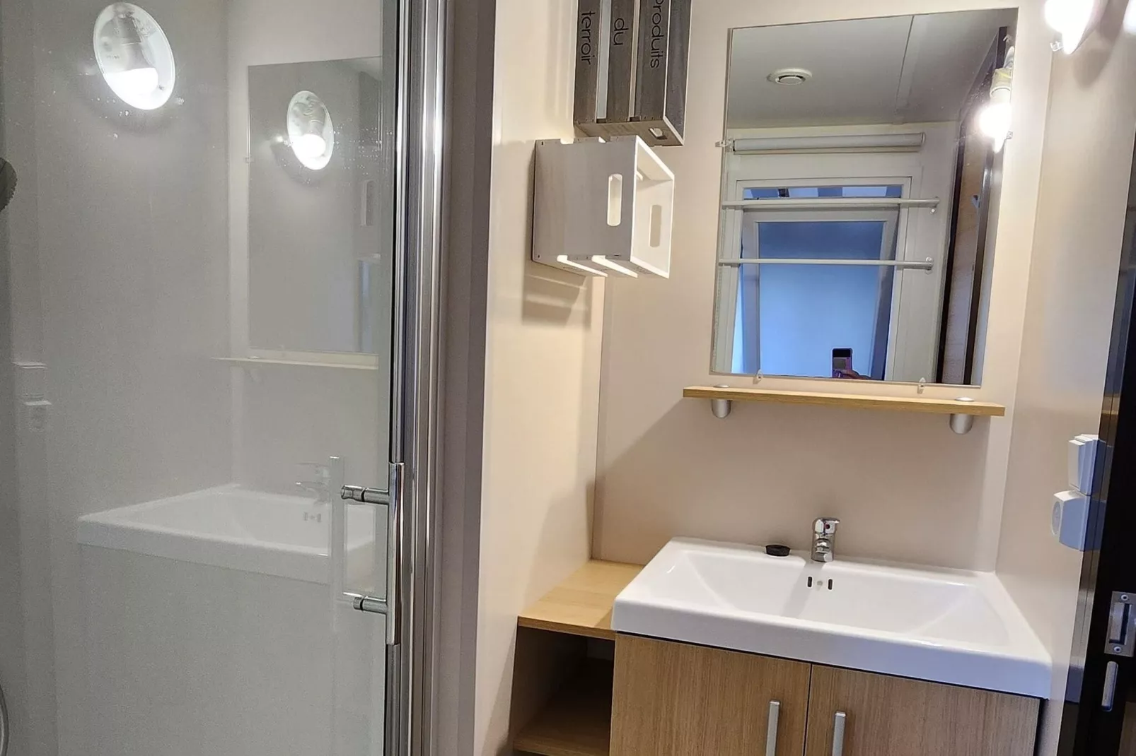 Mobil home 6pax   clim-Bathroom