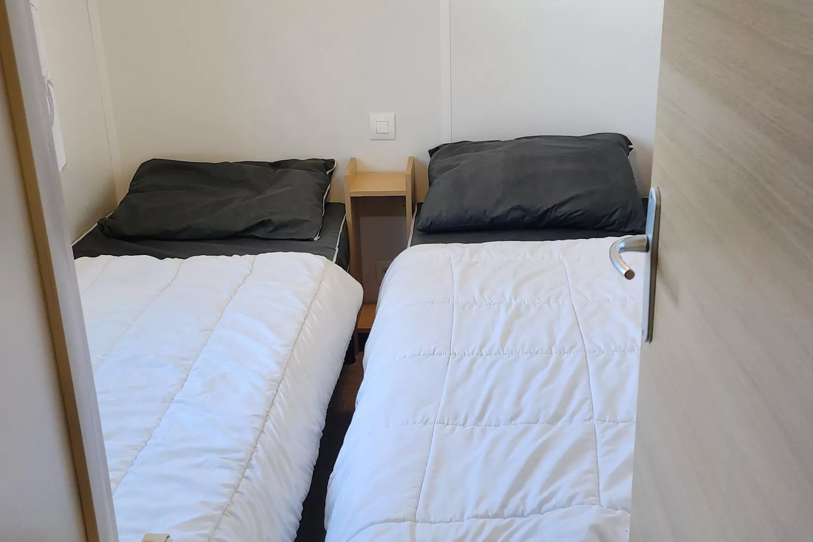 Mobil home 6pax   clim-Bedroom