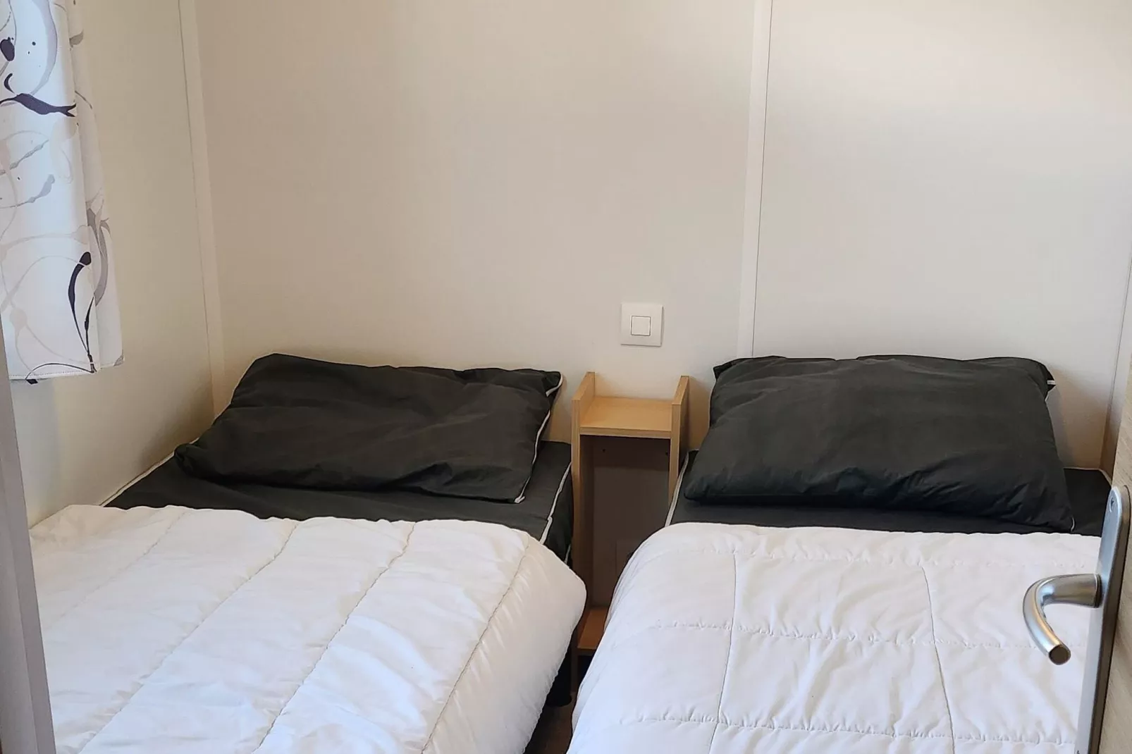 Mobil home 6pax   clim-Bedroom