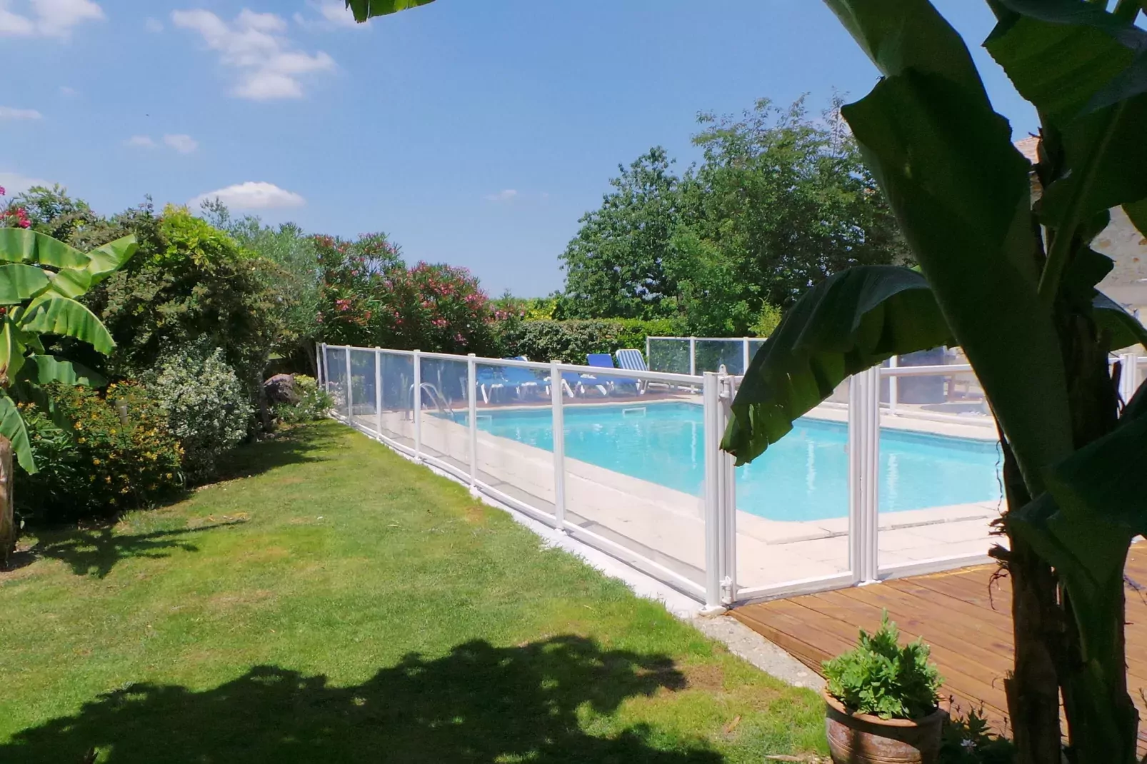 Le Passe Temps-Schwimmbad