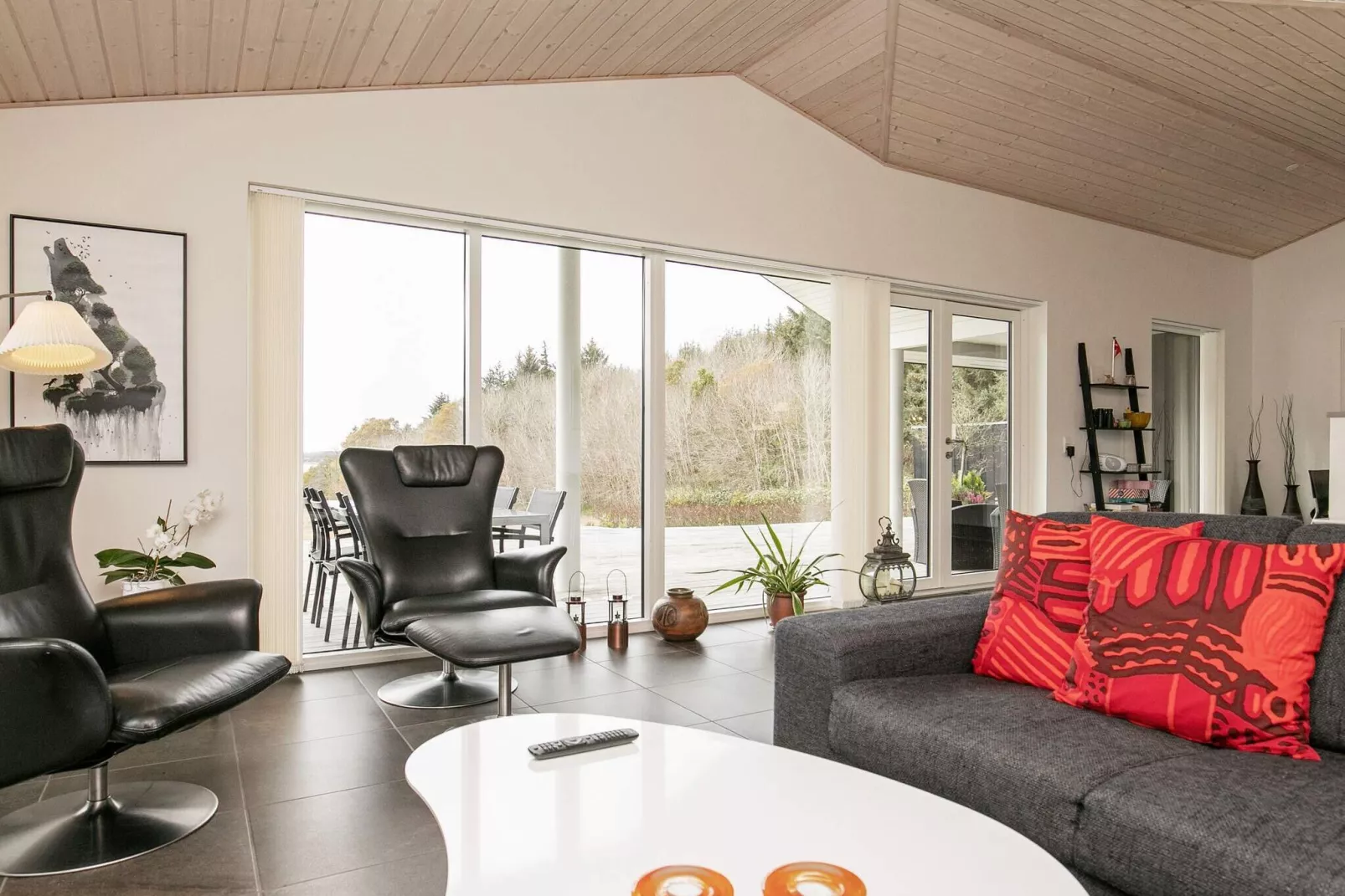 Cozy Dog-Friendly Cottage near Coast-By Traum-Indoor