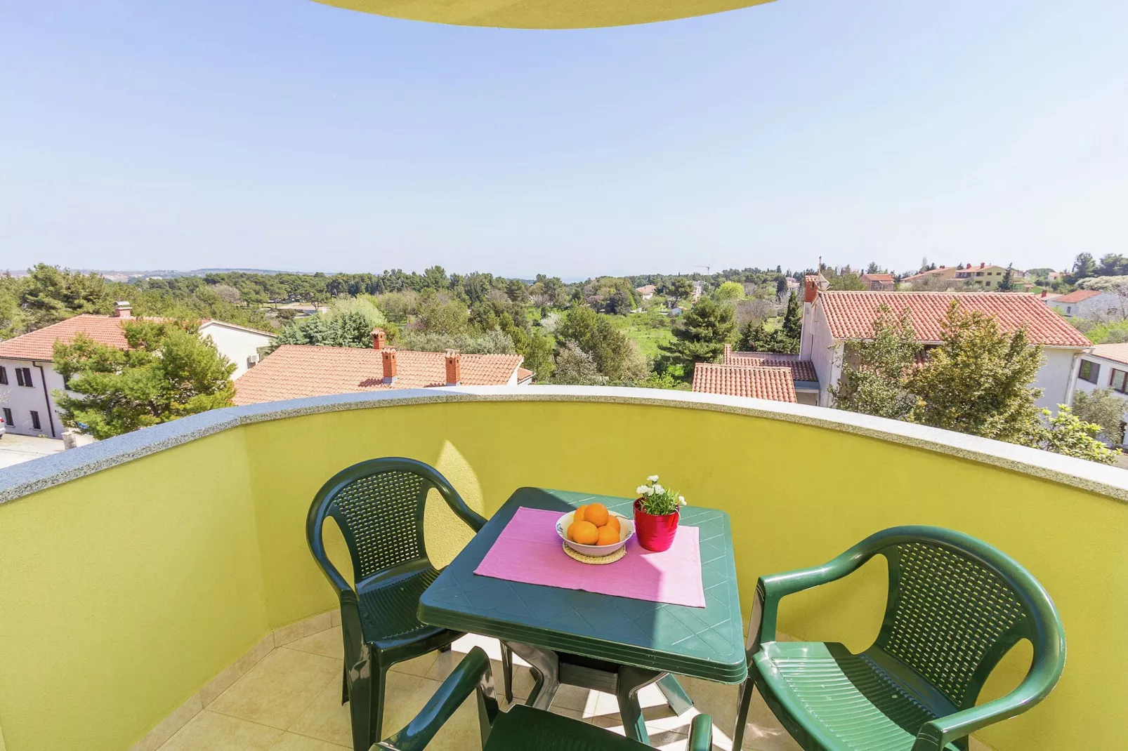 Casa Verde 3-View summer
