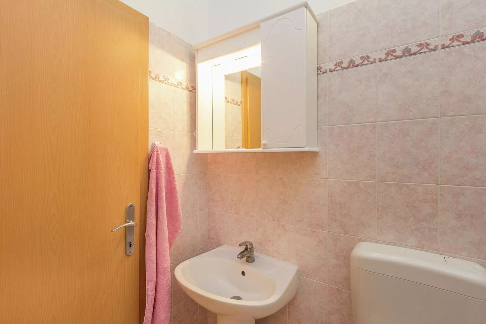 Casa Verde 6-Bathroom