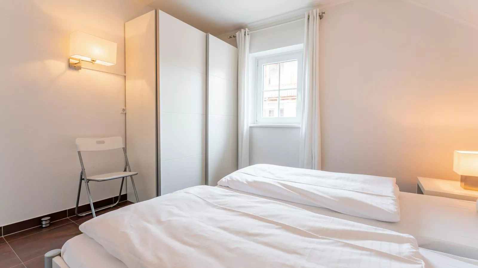 Schneeweiss-Bedroom