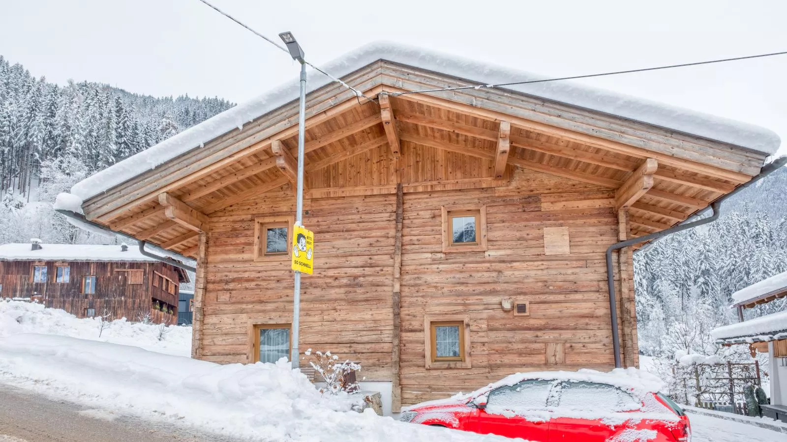 Rosalie-Lorena-Exterior winter