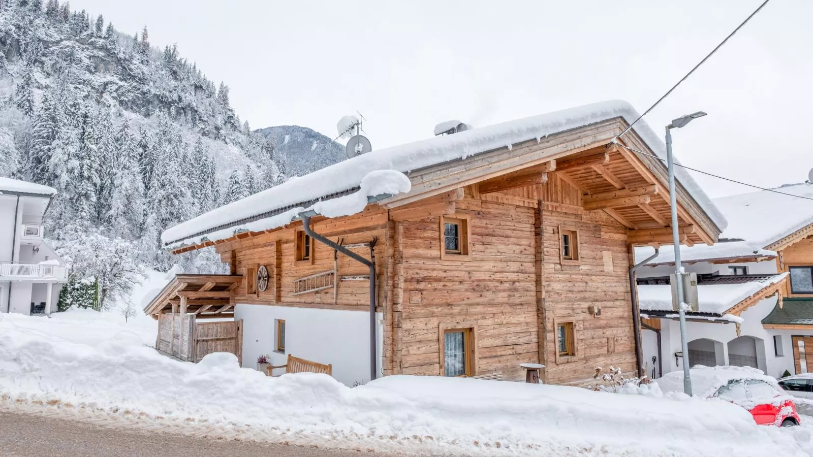Rosalie-Lorena-Exterior winter