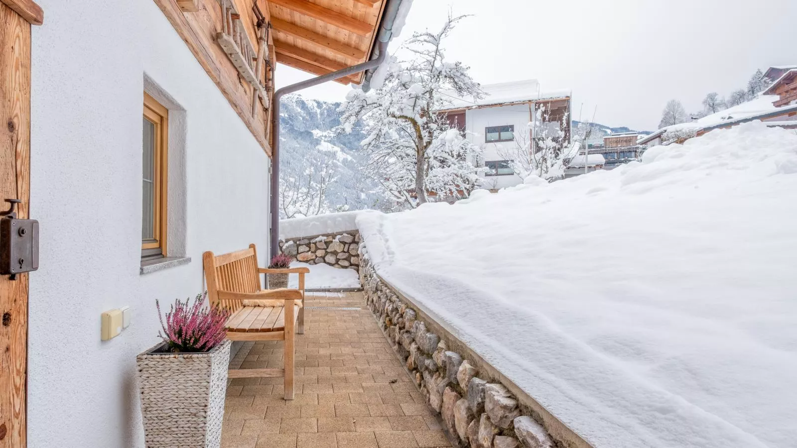 Rosalie-Lorena-View winter