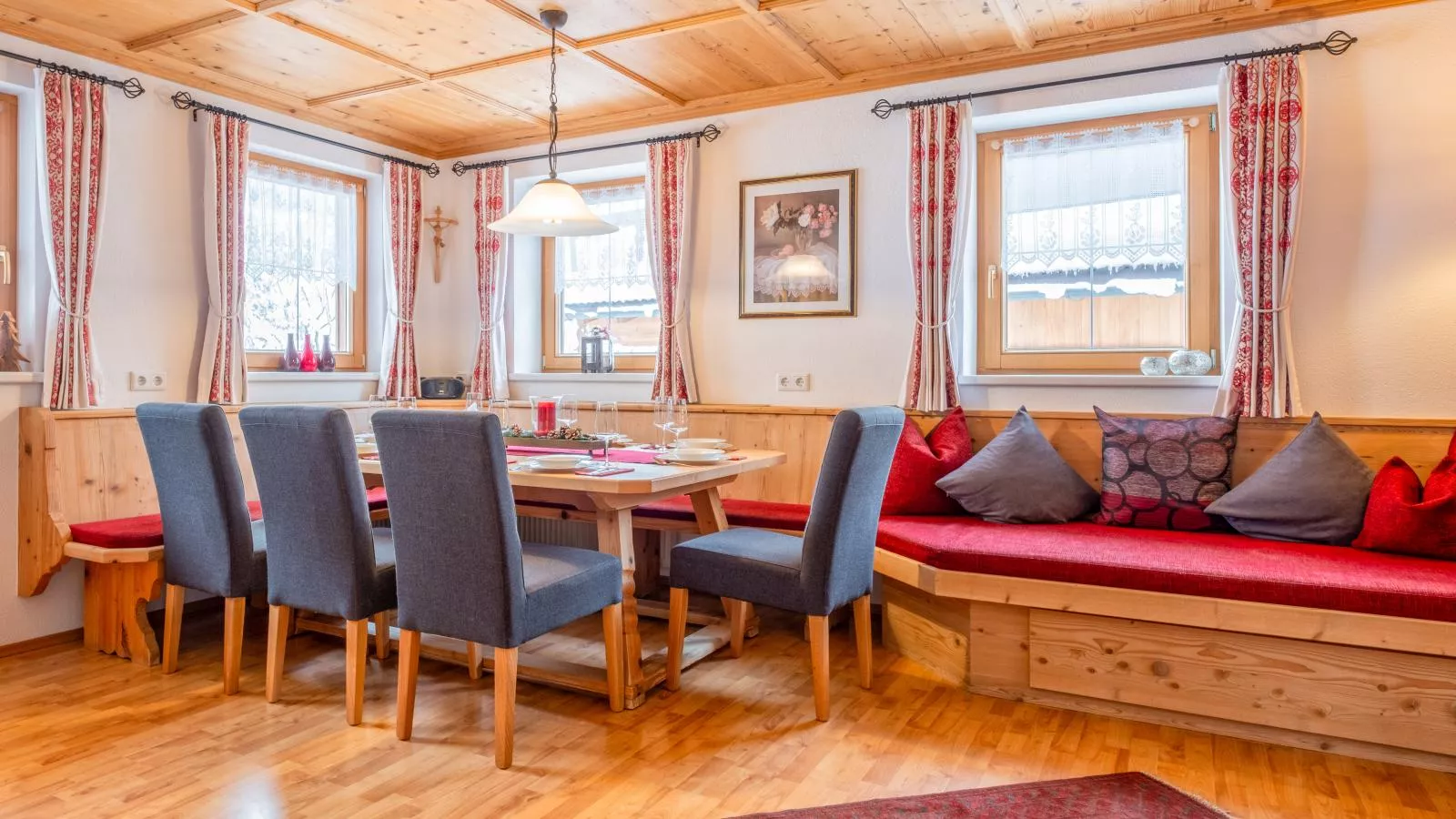 Rosalie-Lorena-Dining room