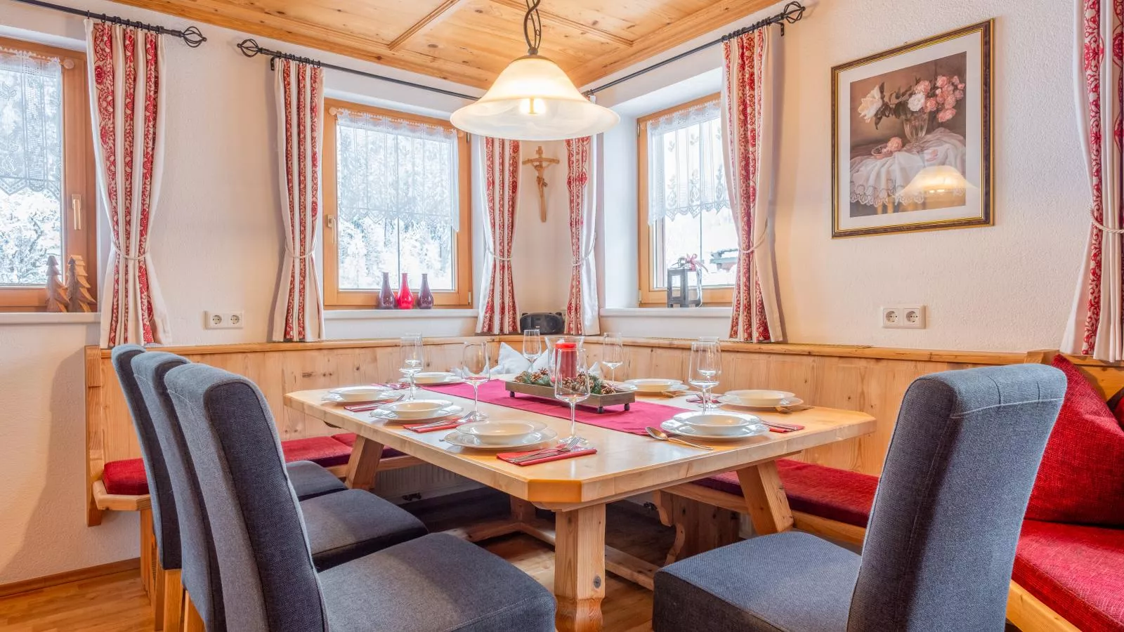 Rosalie-Lorena-Dining room