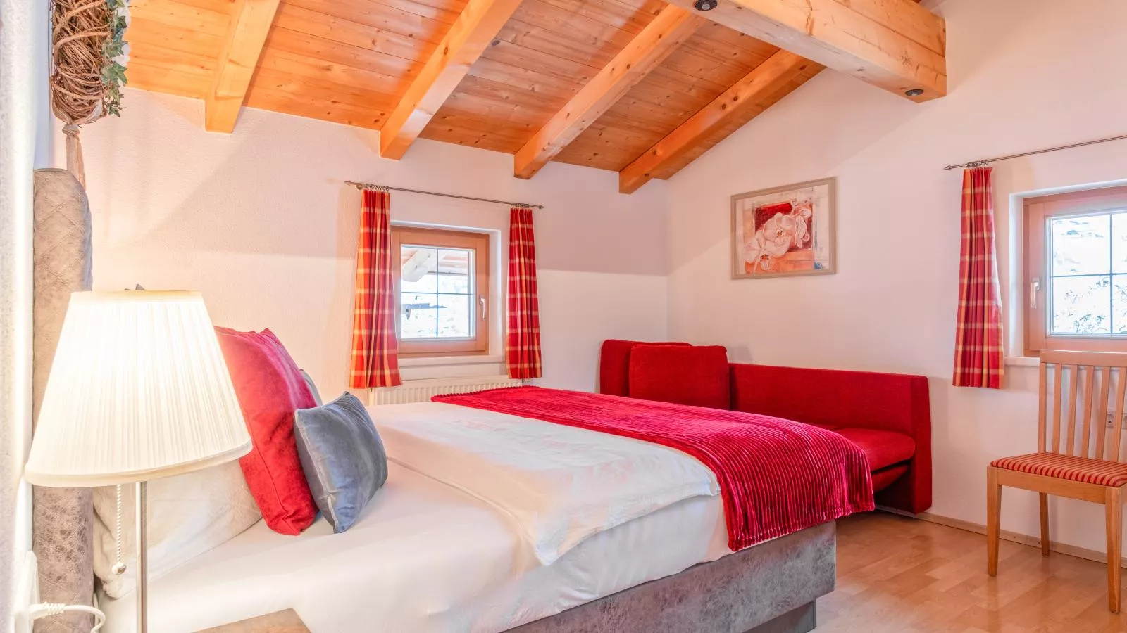 Rosalie-Lorena-Bedroom