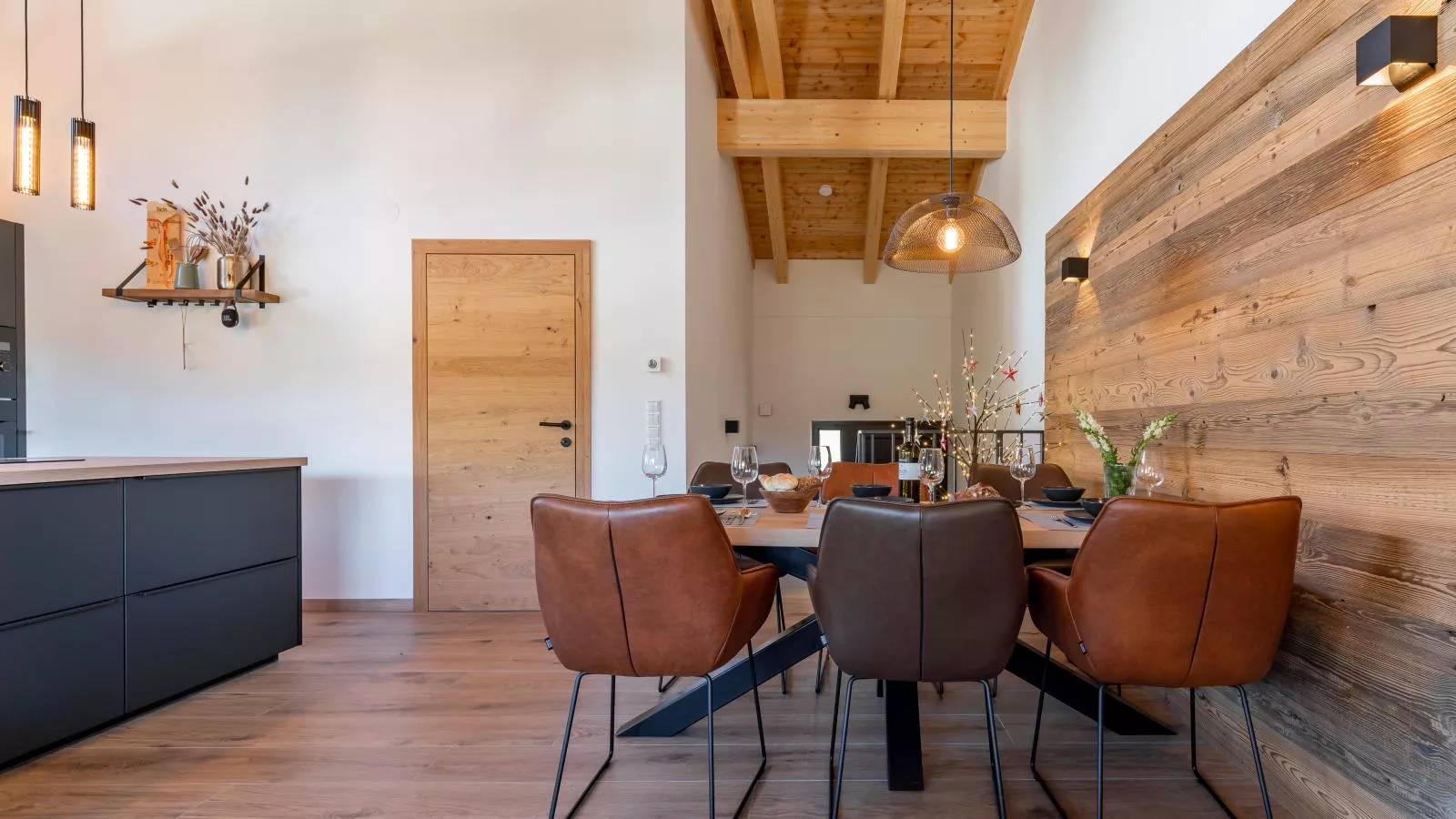 Grebenzen Lodge 1028-Dining room