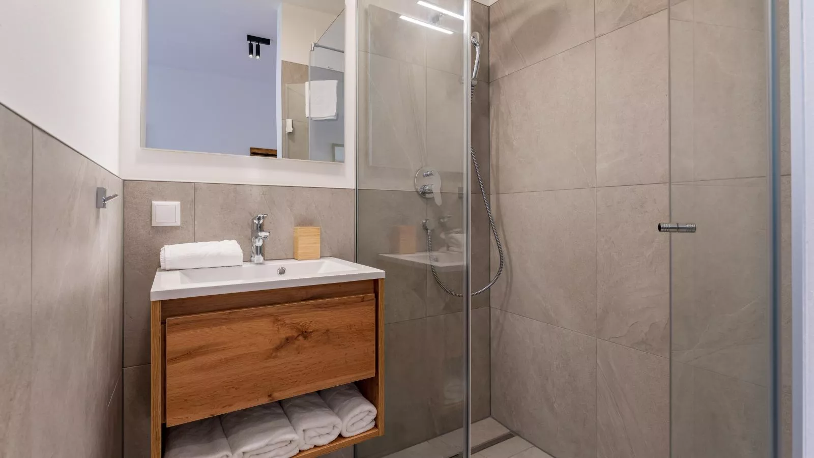 Grebenzen Eiszeit Lodge-Bathroom