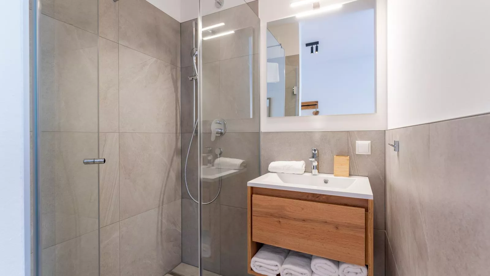 Grebenzen Eiszeit Lodge-Bathroom