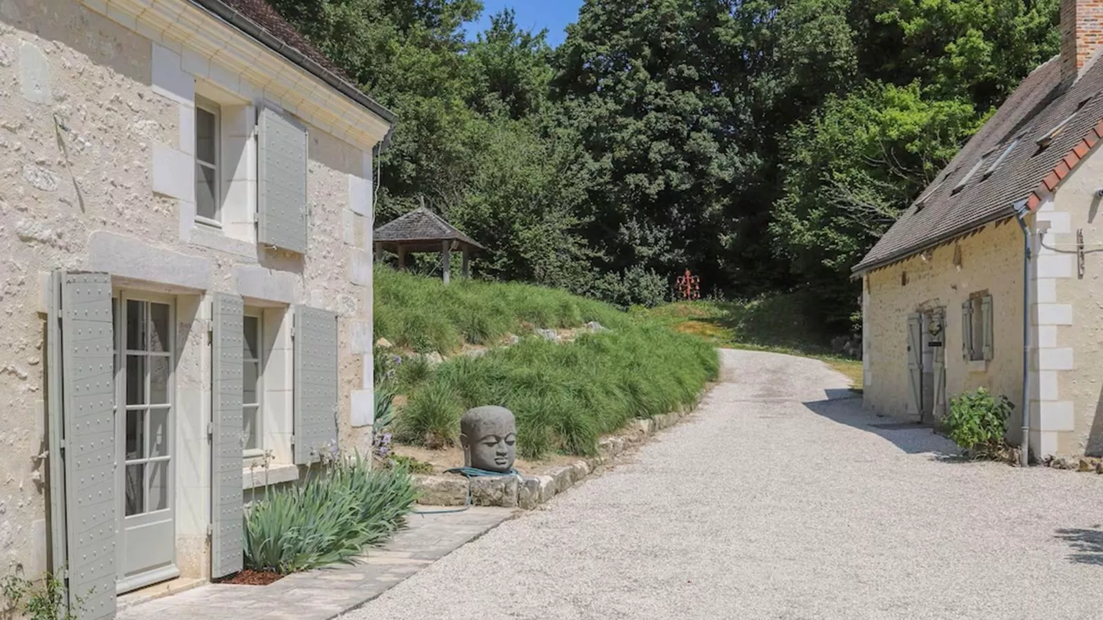Moulin du 18ieme siècle-Außenbereich Sommer