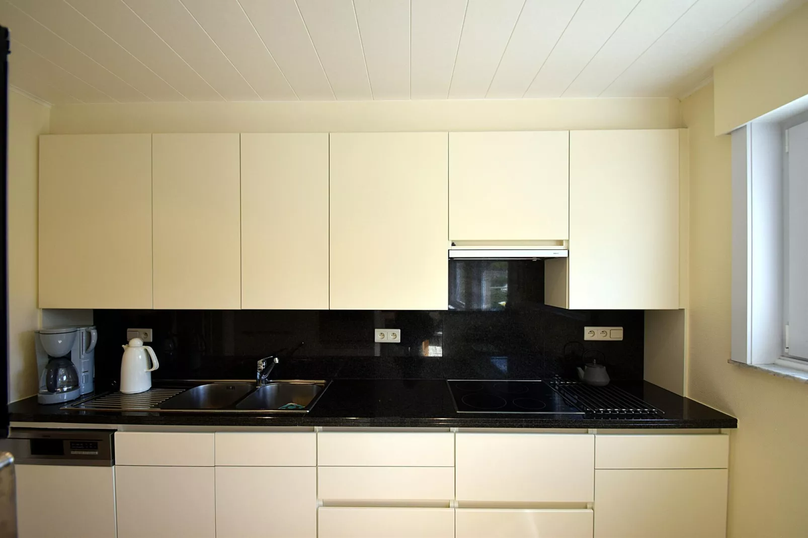 Formentor 00001-Kitchen
