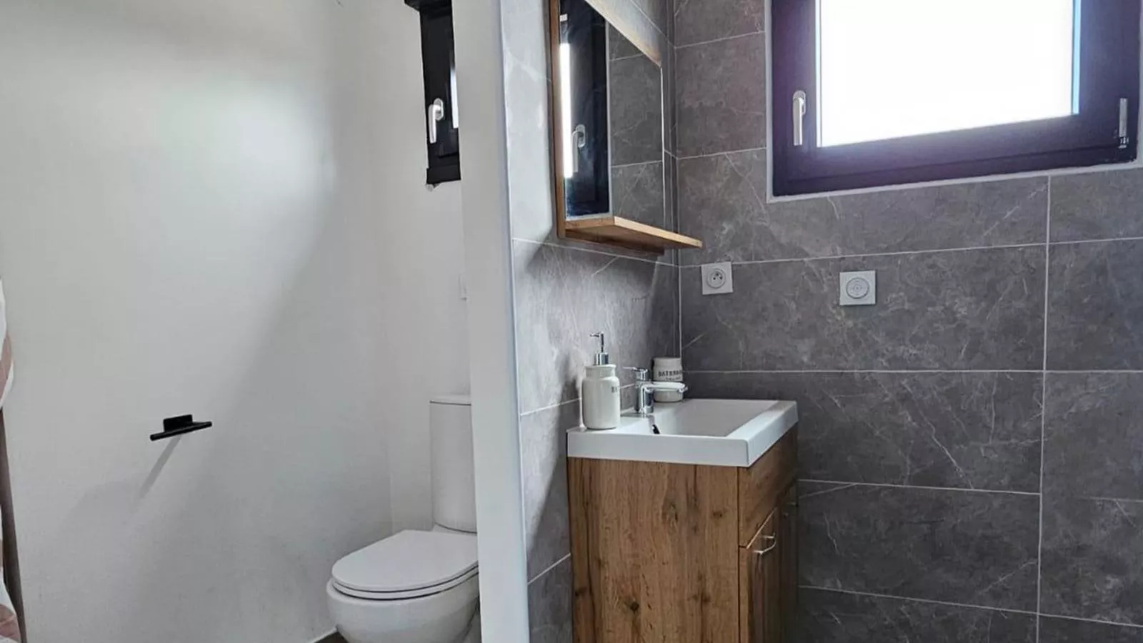 Le Catamaran-Bathroom