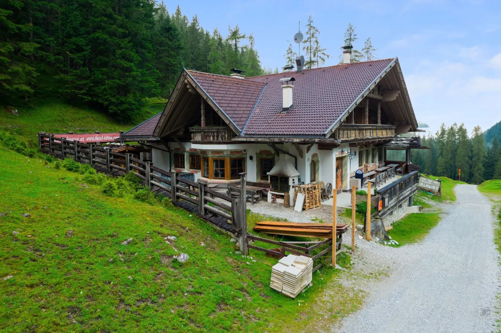 Herzebenalm-Exterior summer