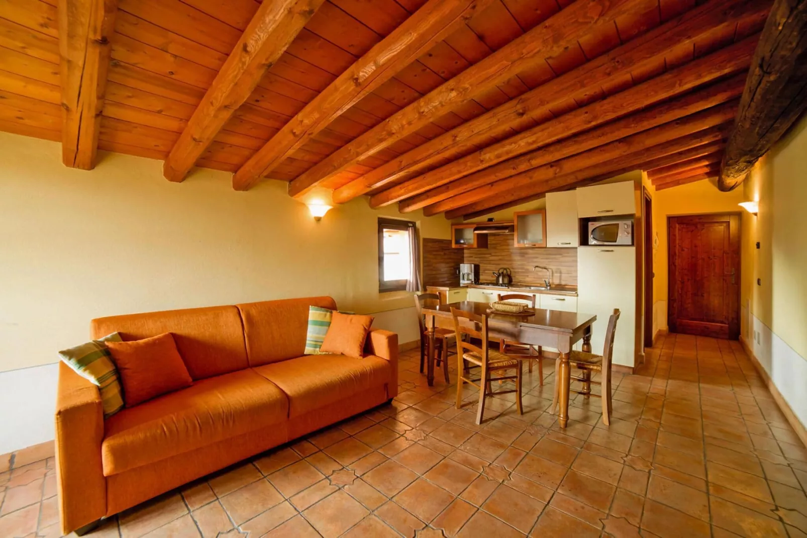 Residence Borgo Alba Chiara, Toscolano-trilo 50-60 qm-Living room