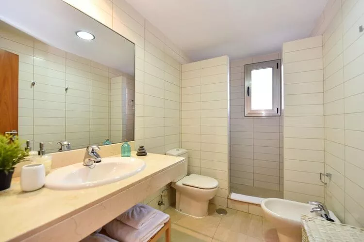 Par 4 Villa 7-Bathroom