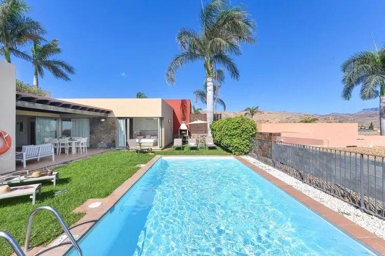 Par 4 Villa 7-Pool
