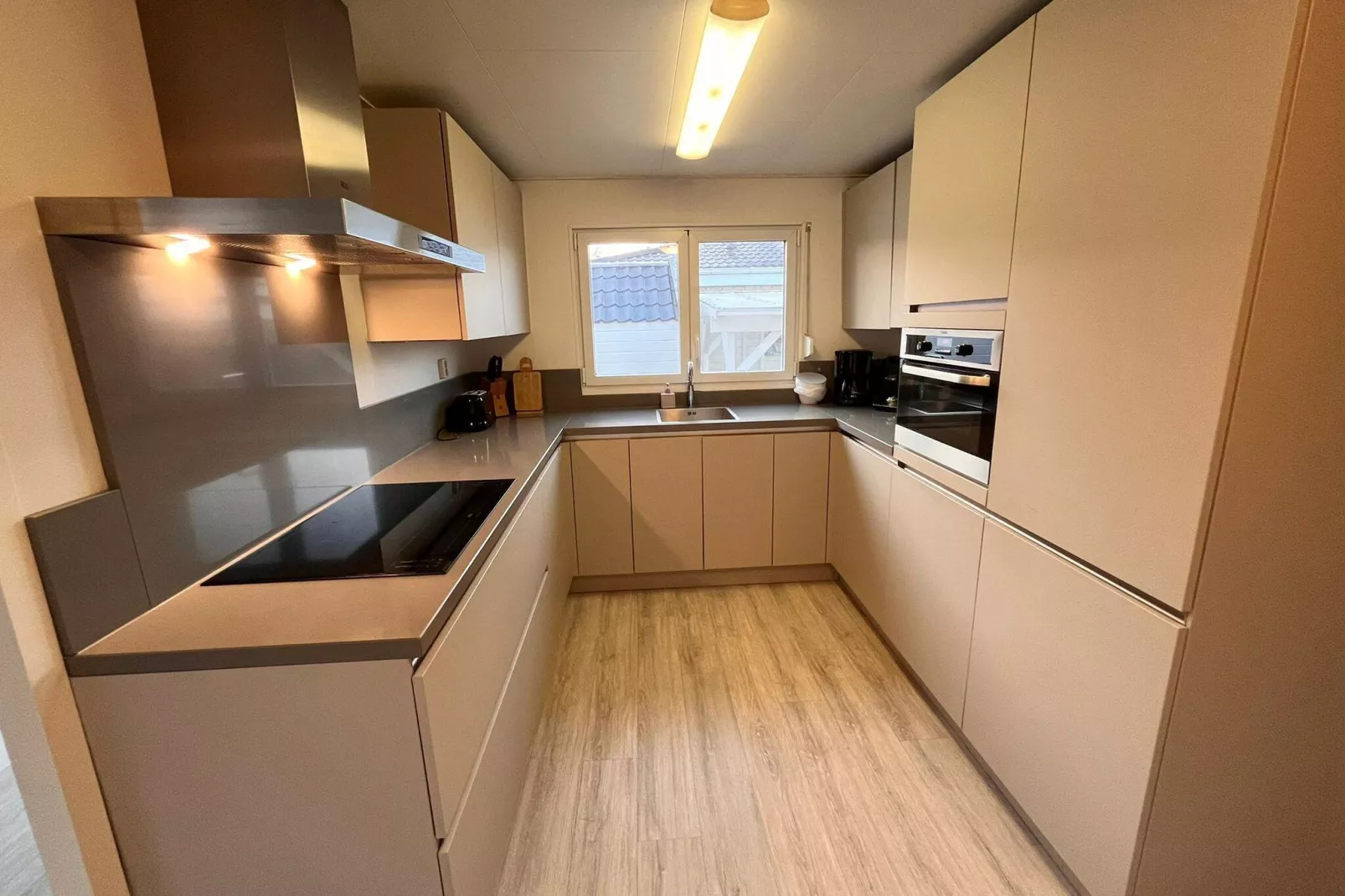 Fijne bungalow in Makkum-Kitchen