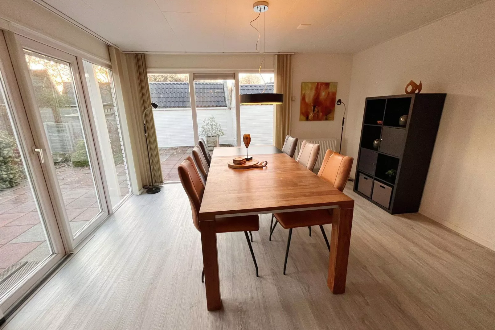 Fijne bungalow in Makkum-Dining room