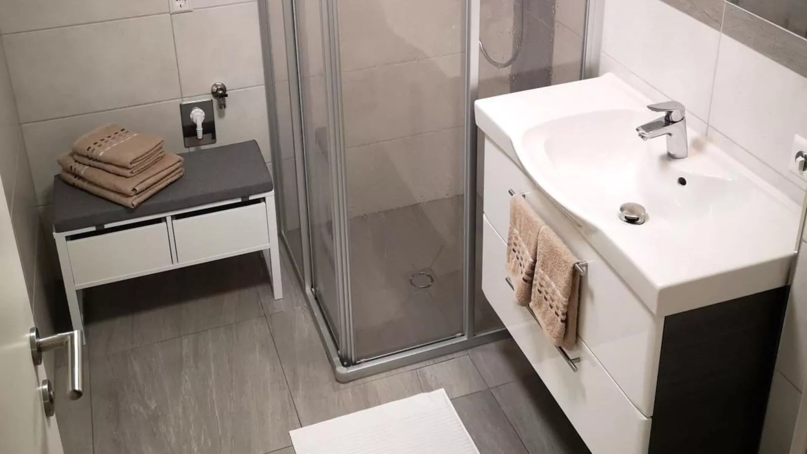 Bienenheim-Bathroom
