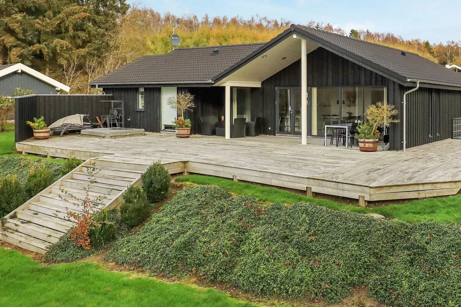 Cozy Dog-Friendly Cottage near Coast-By Traum-View