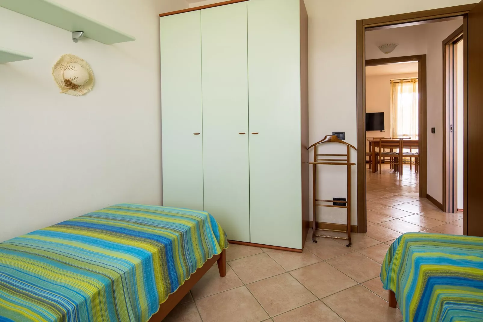 Casara 90-D9-Bedroom