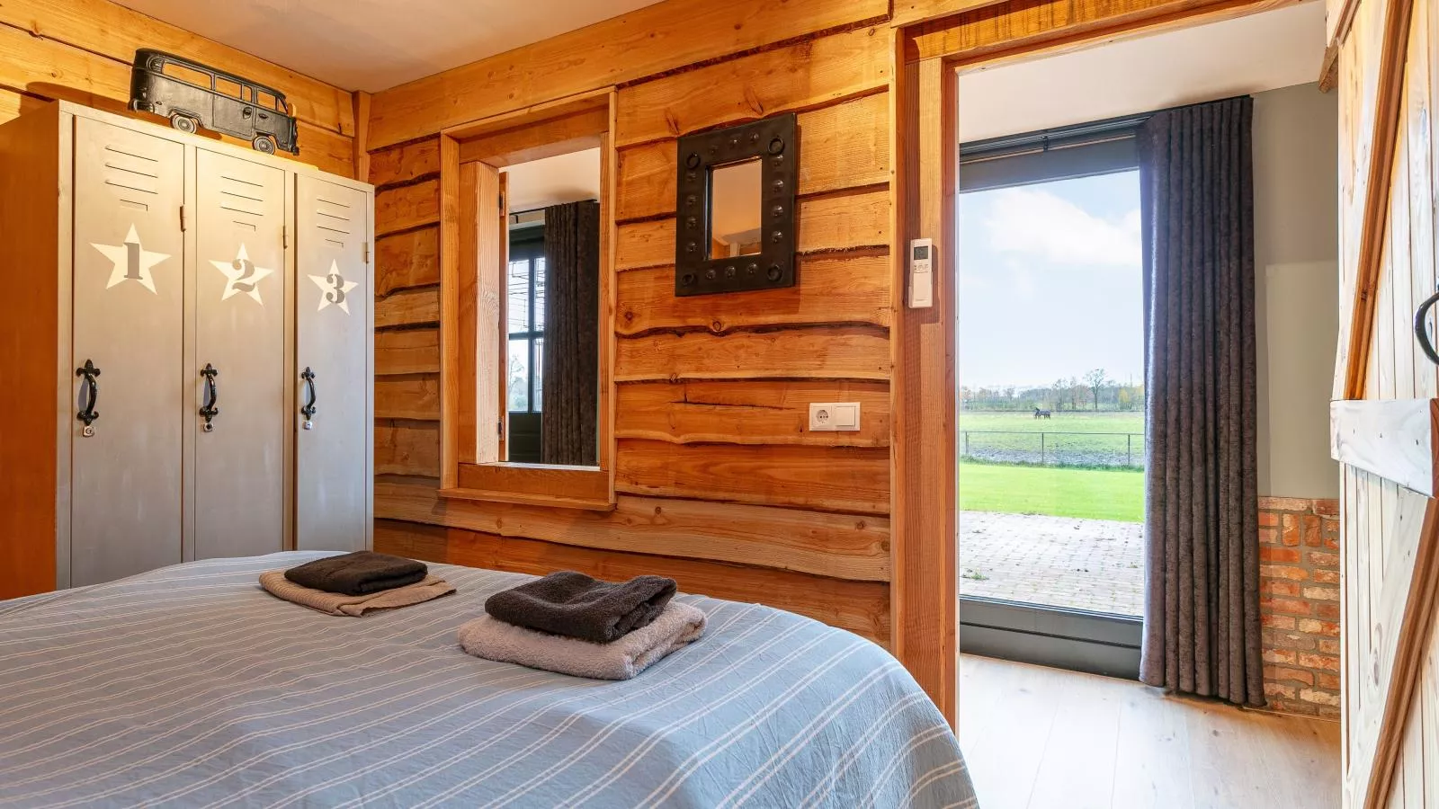 De Hoeve II-Bedroom