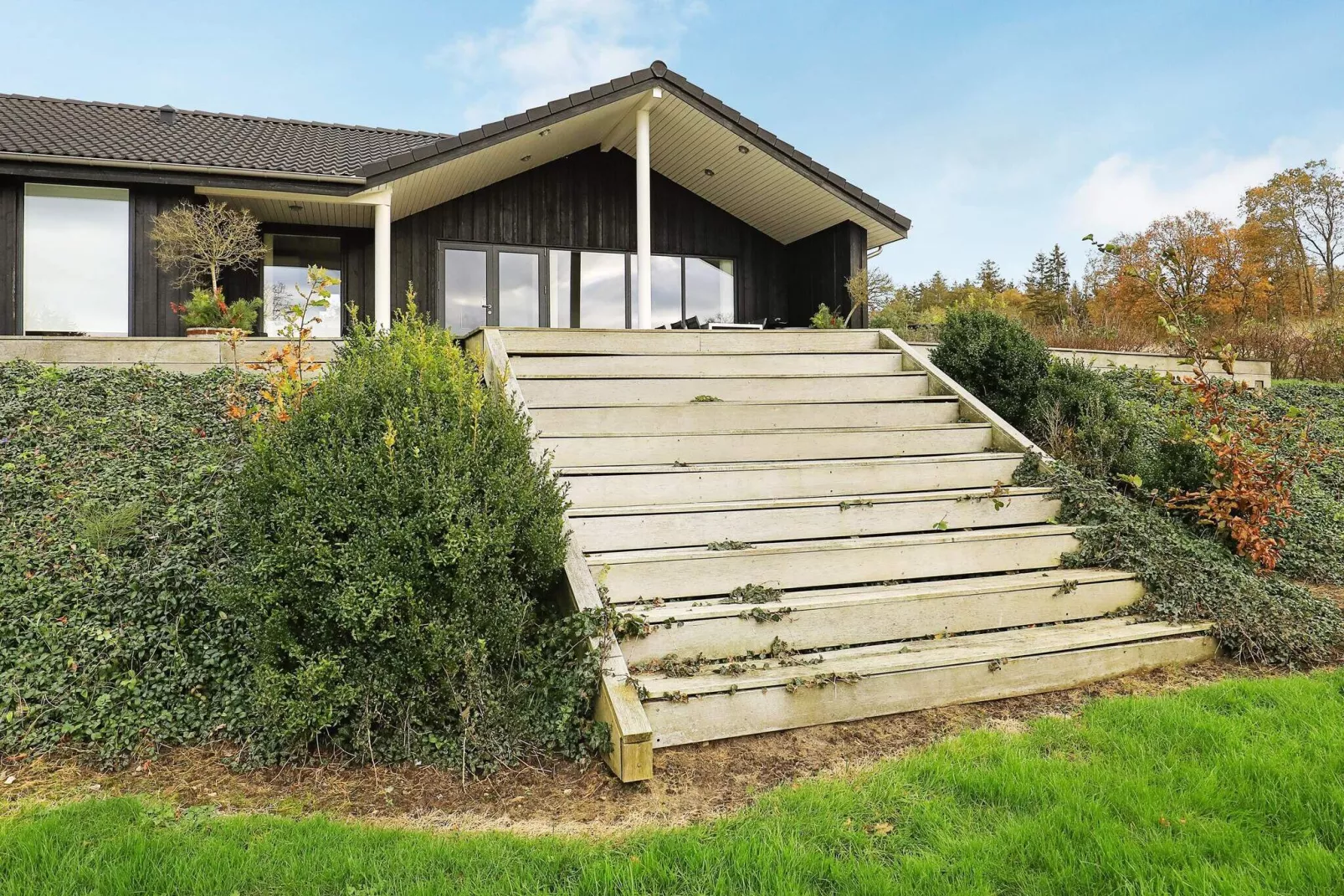 Cozy Dog-Friendly Cottage near Coast-By Traum-View