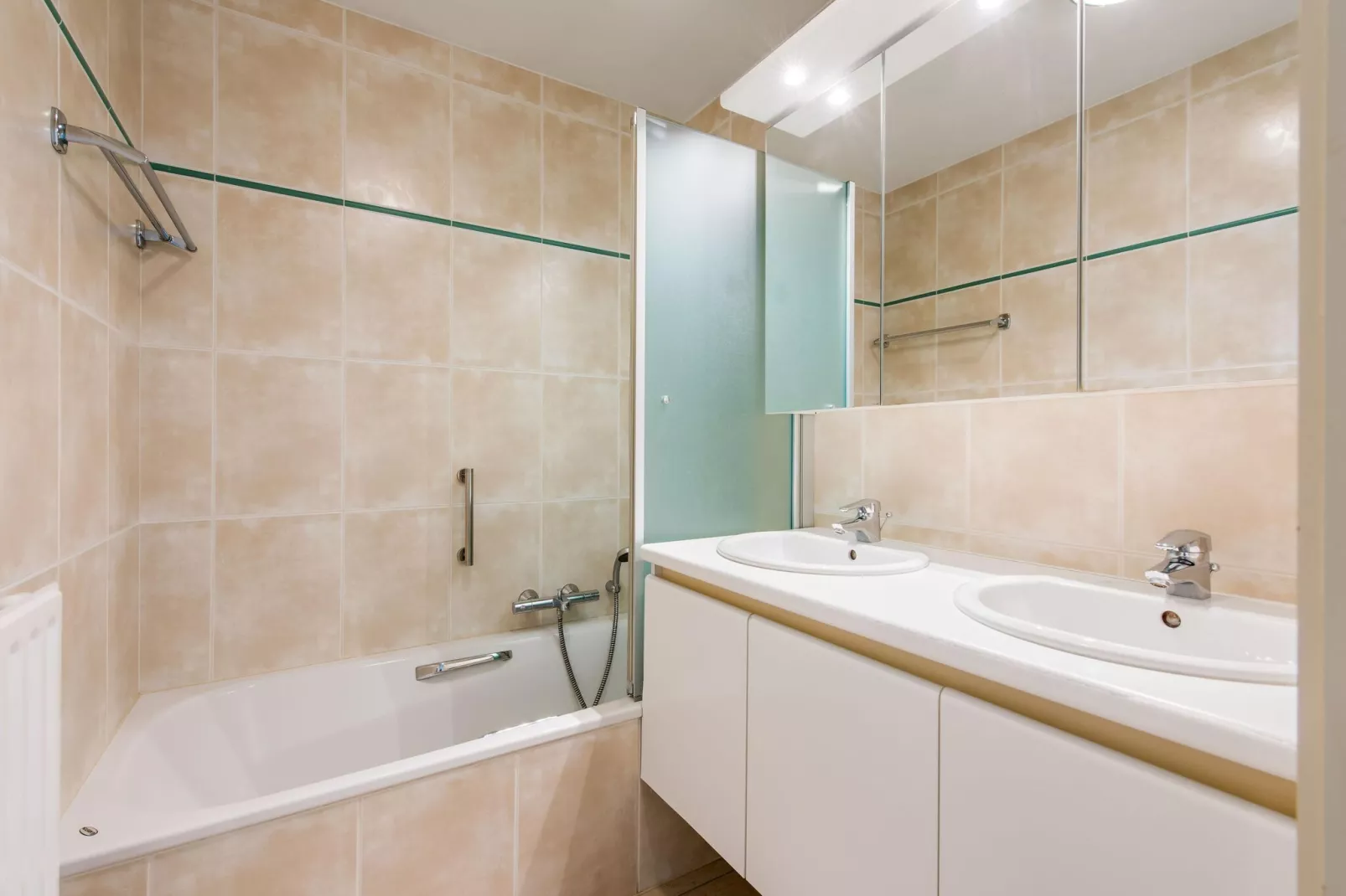 Pablo I 302 G02-Salle de bain