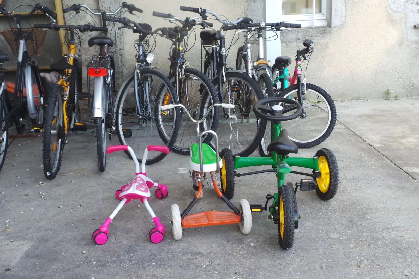 Le Passe Temps-Parkeinrichtungen
