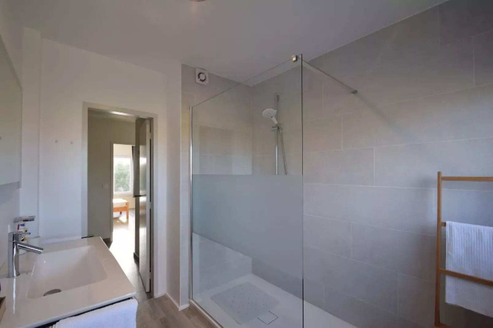 Du Parc 00006-Bathroom