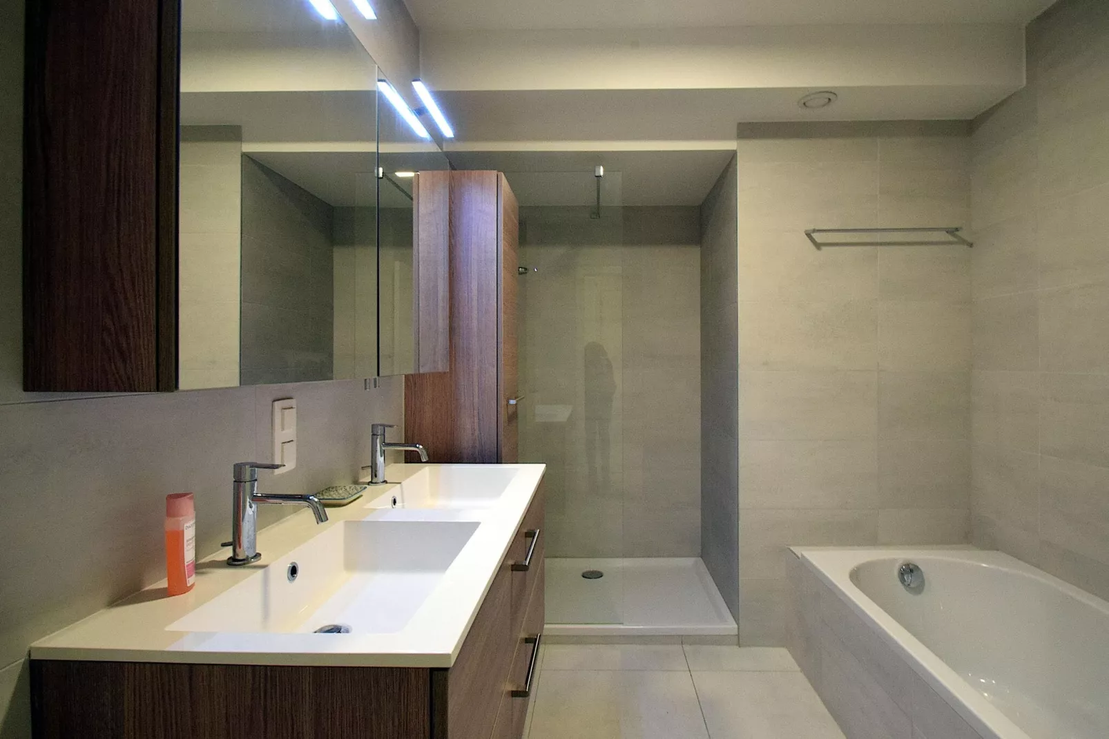 Barfleur 13/0002-Bathroom