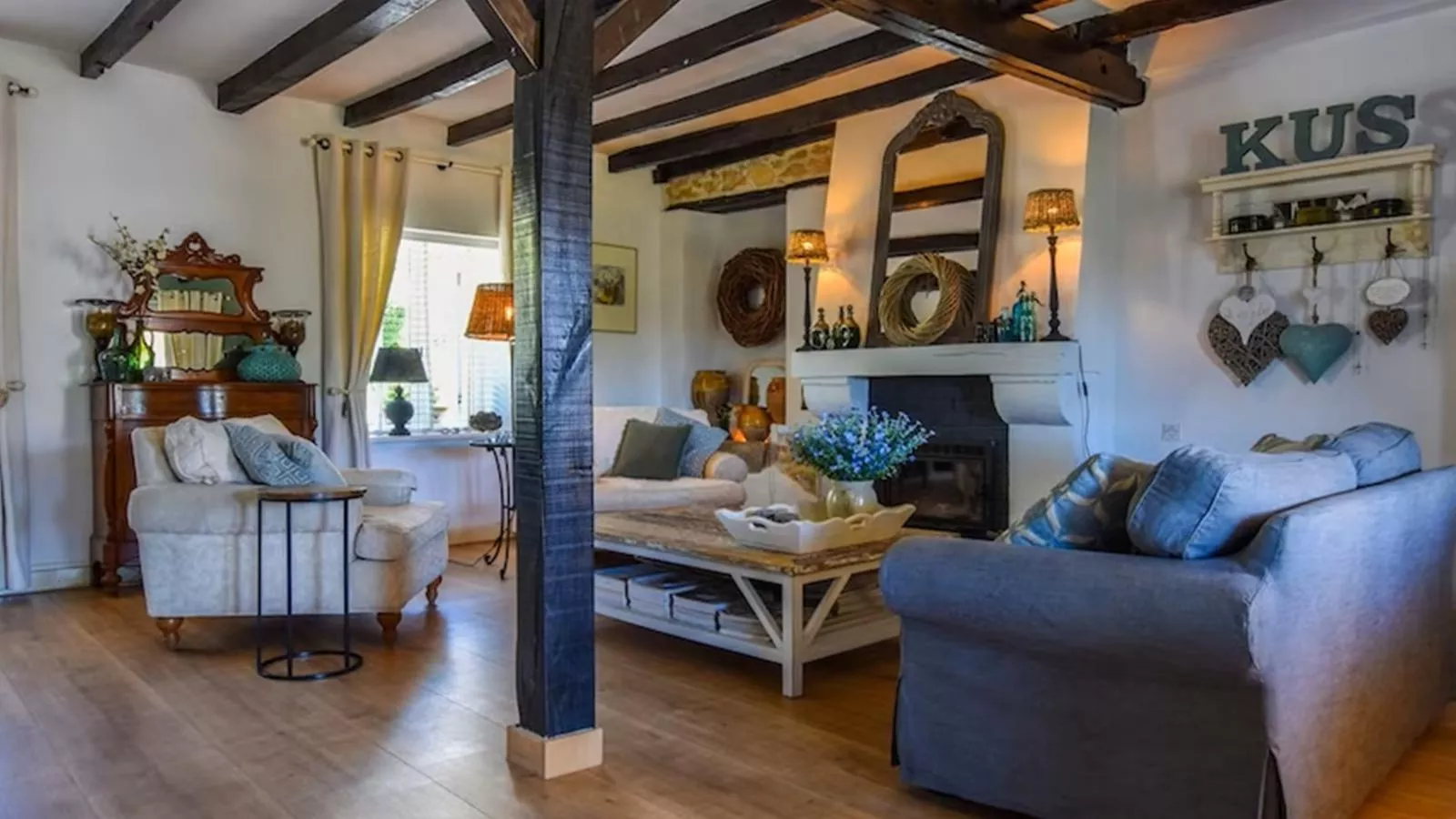 Caballero-Living room