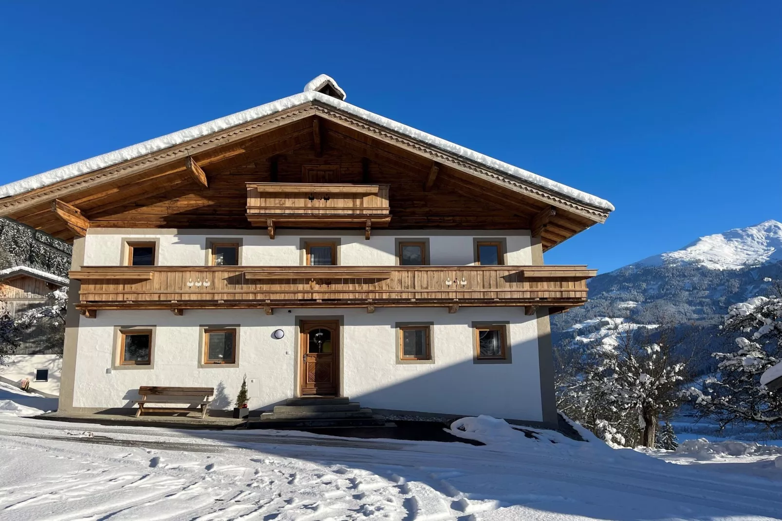 Bauernhaus Stoanerbauer-Exterior winter