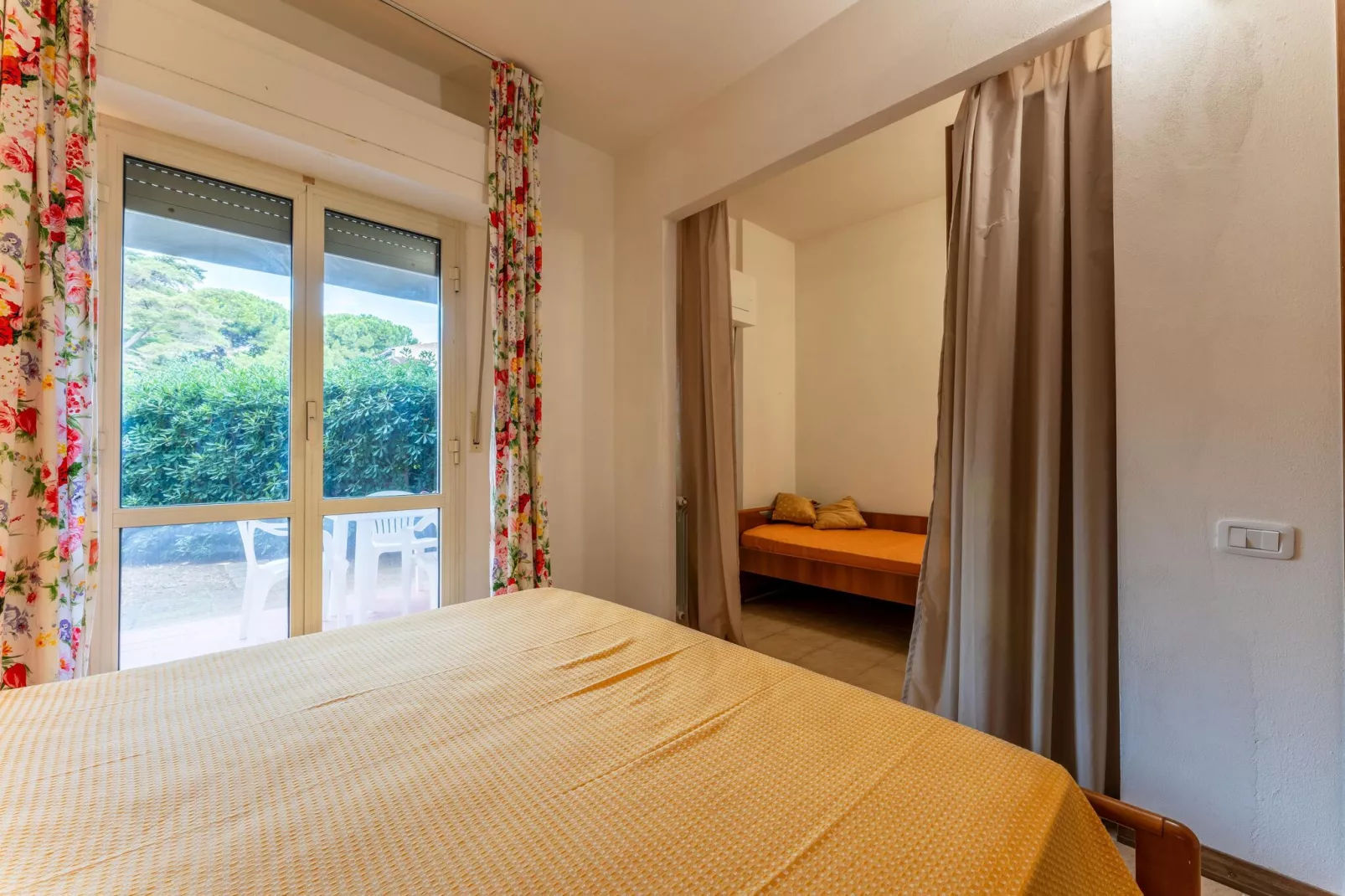 Saline-Bedroom