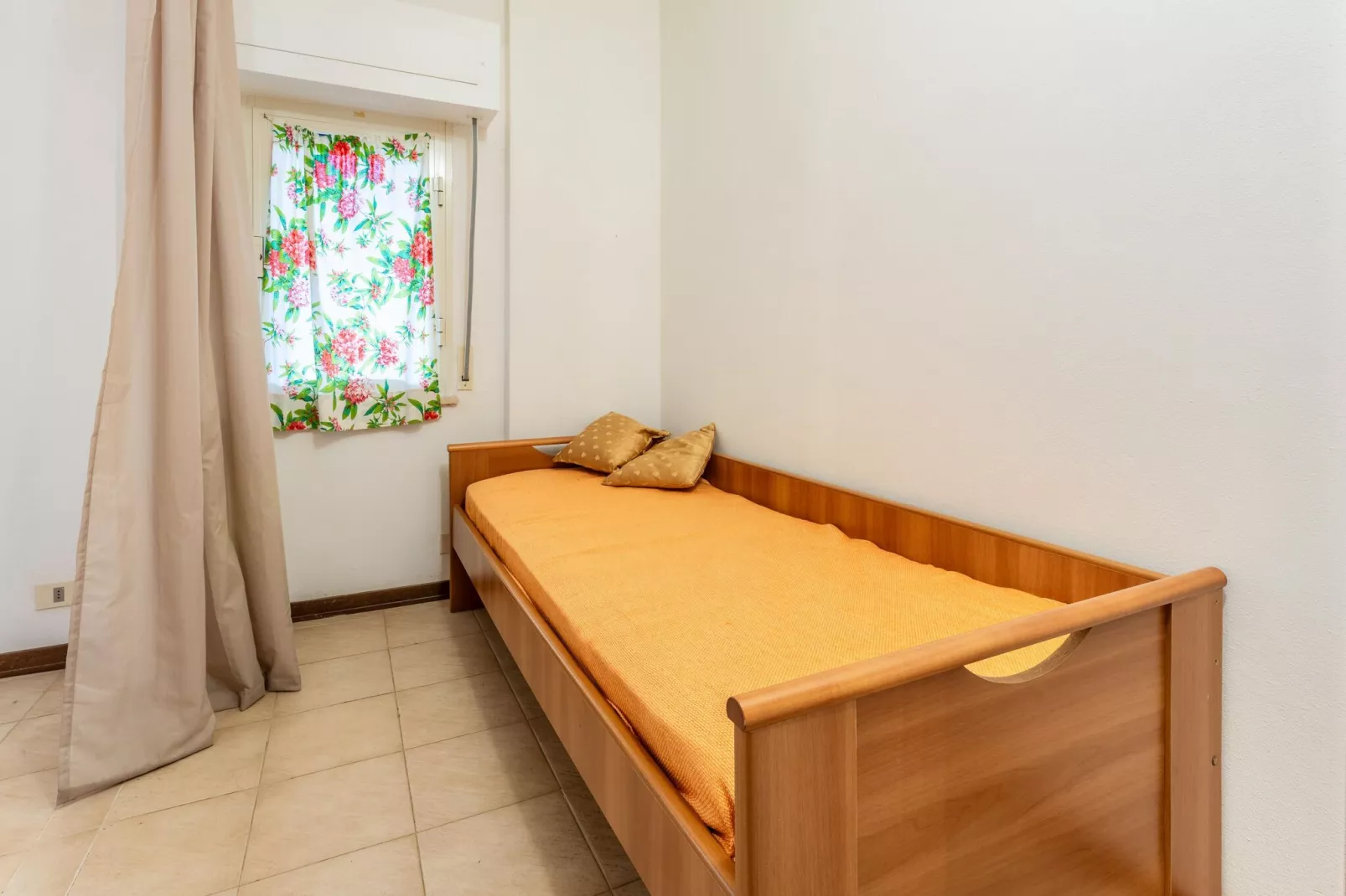 Saline-Bedroom