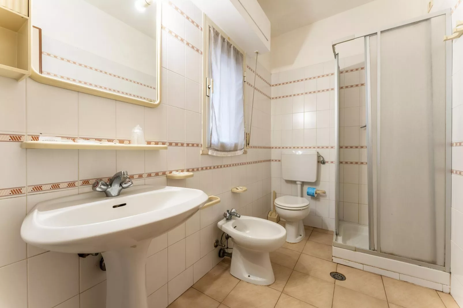 Saline-Bathroom