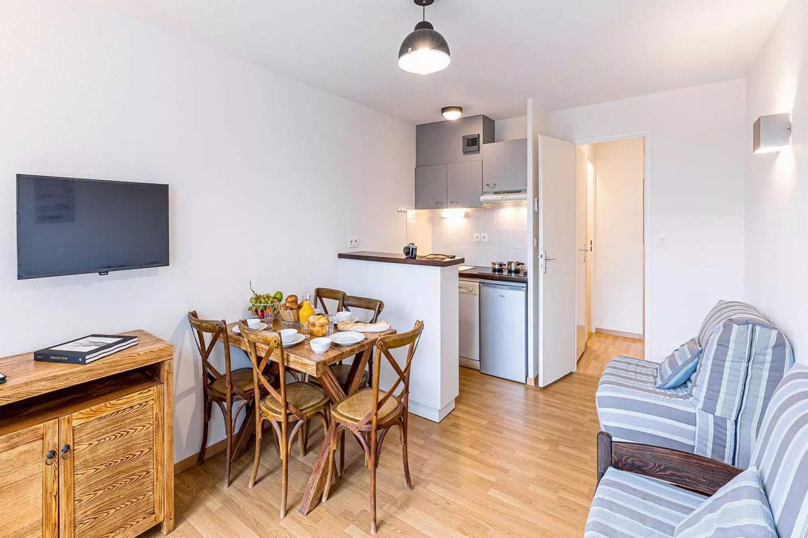 Les Rives Marines 2-Living room