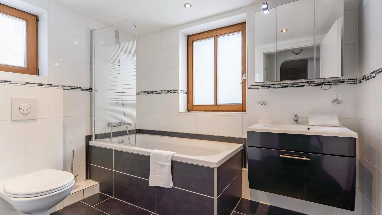 Neva S Saalbach-Bathroom