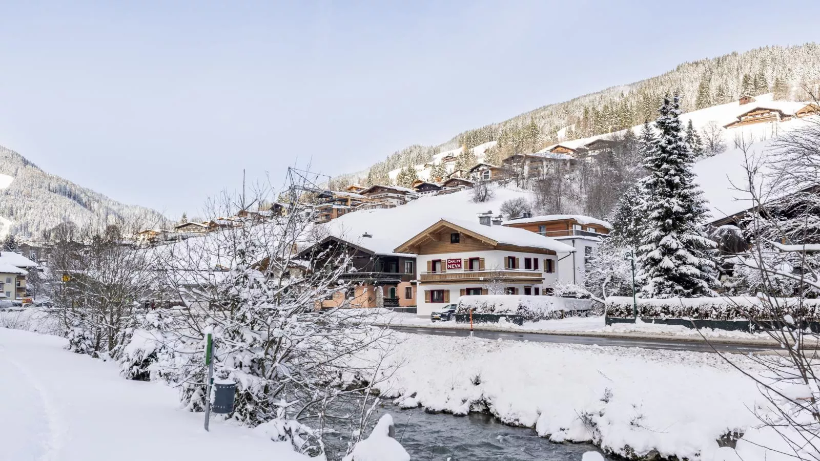 Neva S Saalbach-Area winter 1km