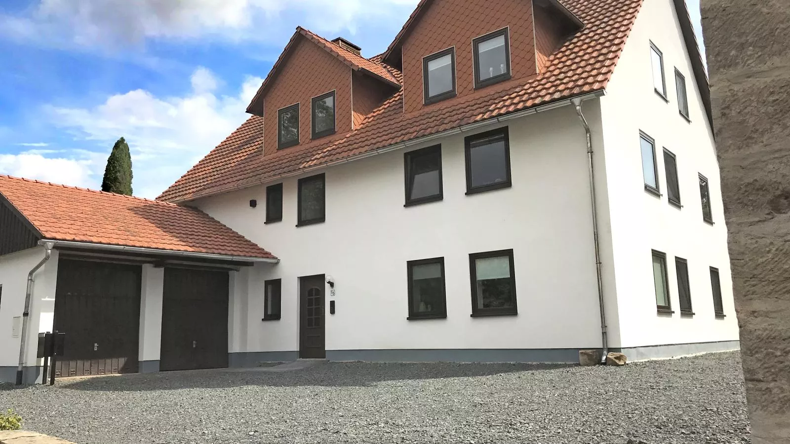 Grutsk-Exterior summer
