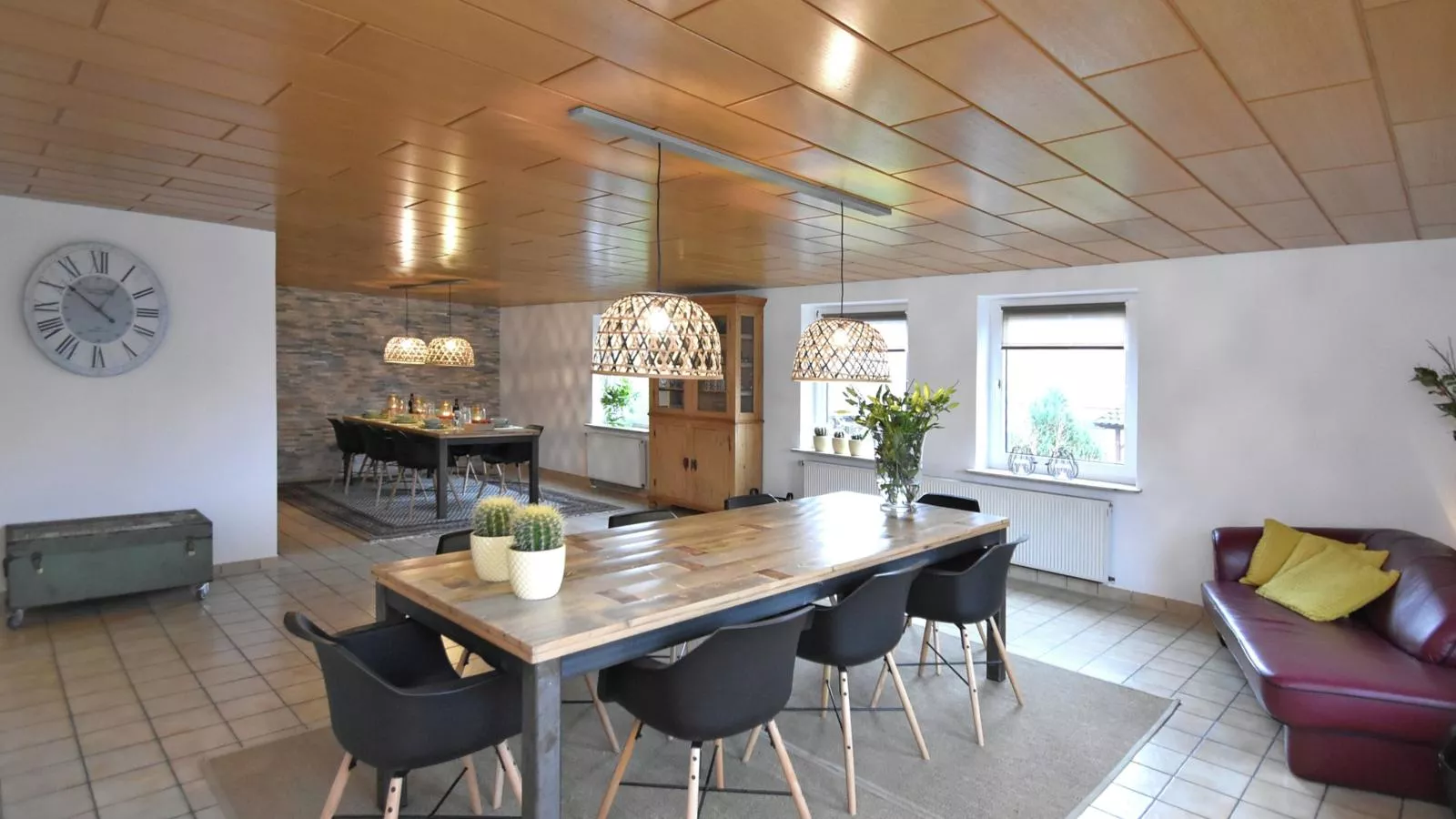 Grutsk-Dining room