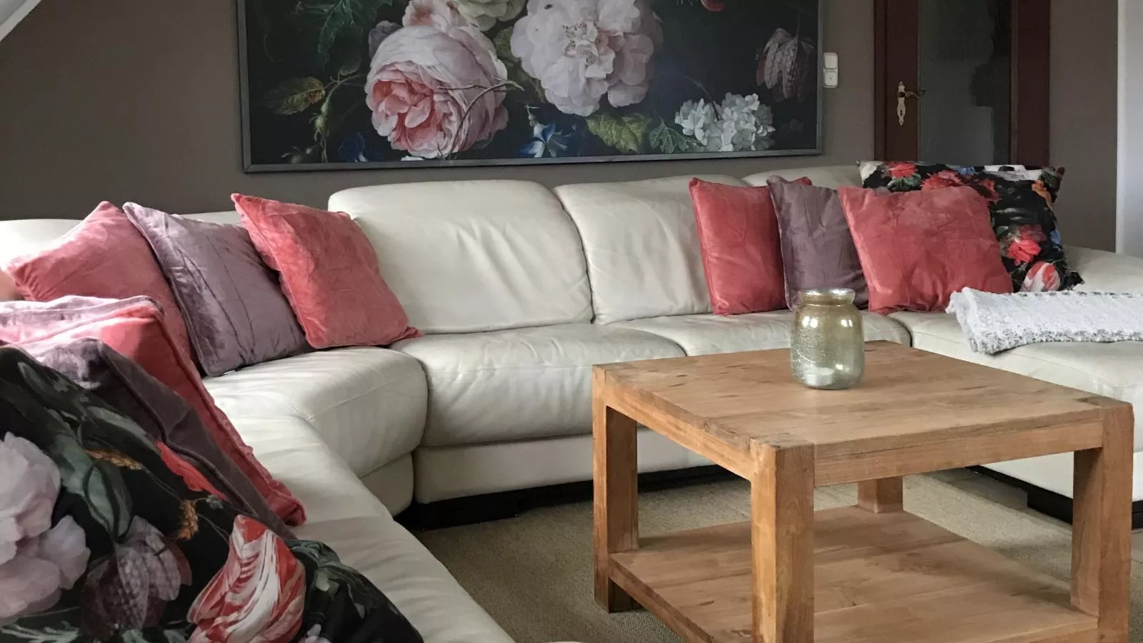 Grutsk-Living room