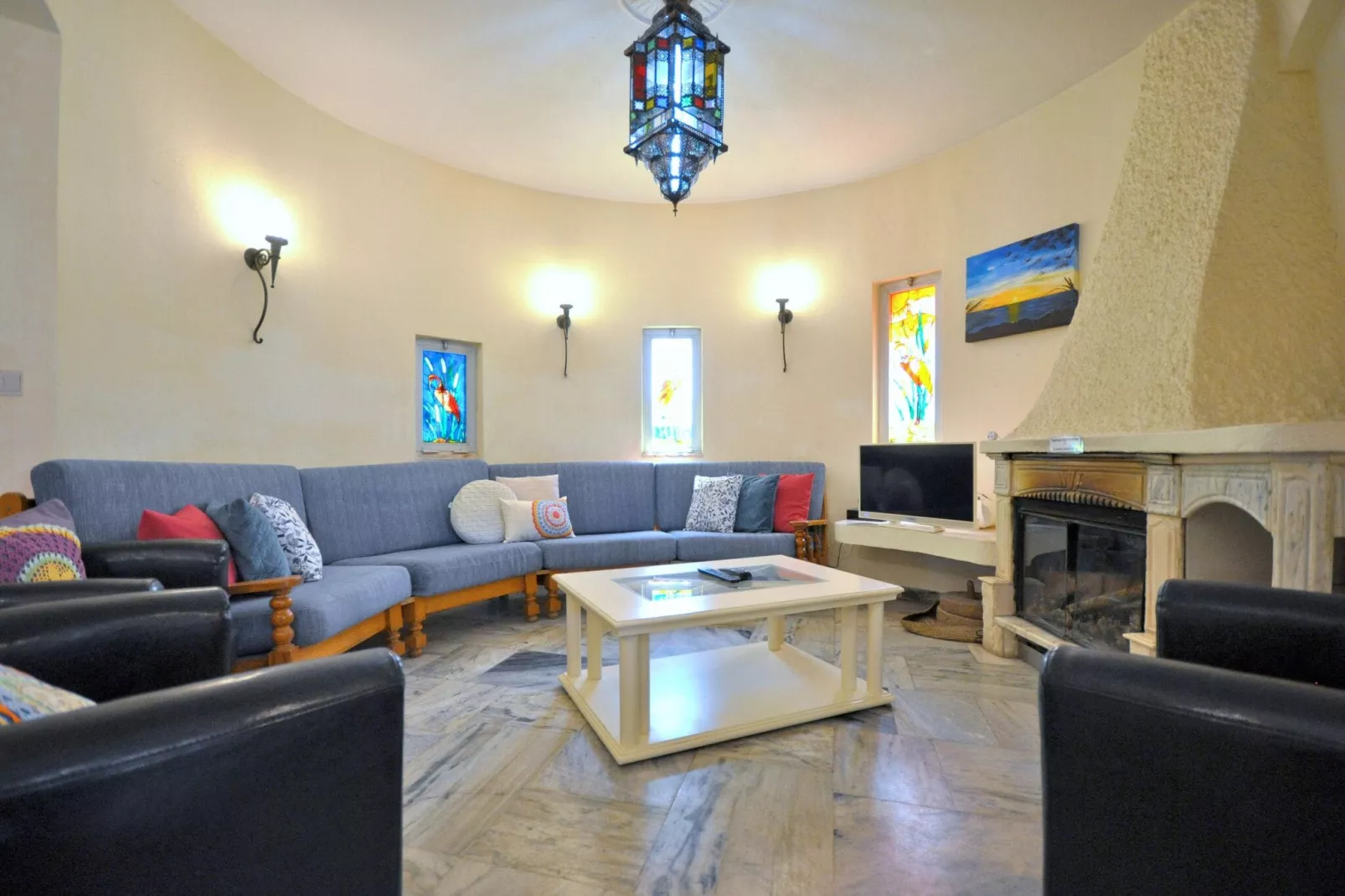Carina-Living room