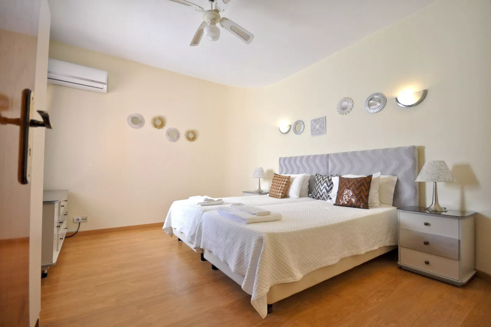 Carina-Bedroom