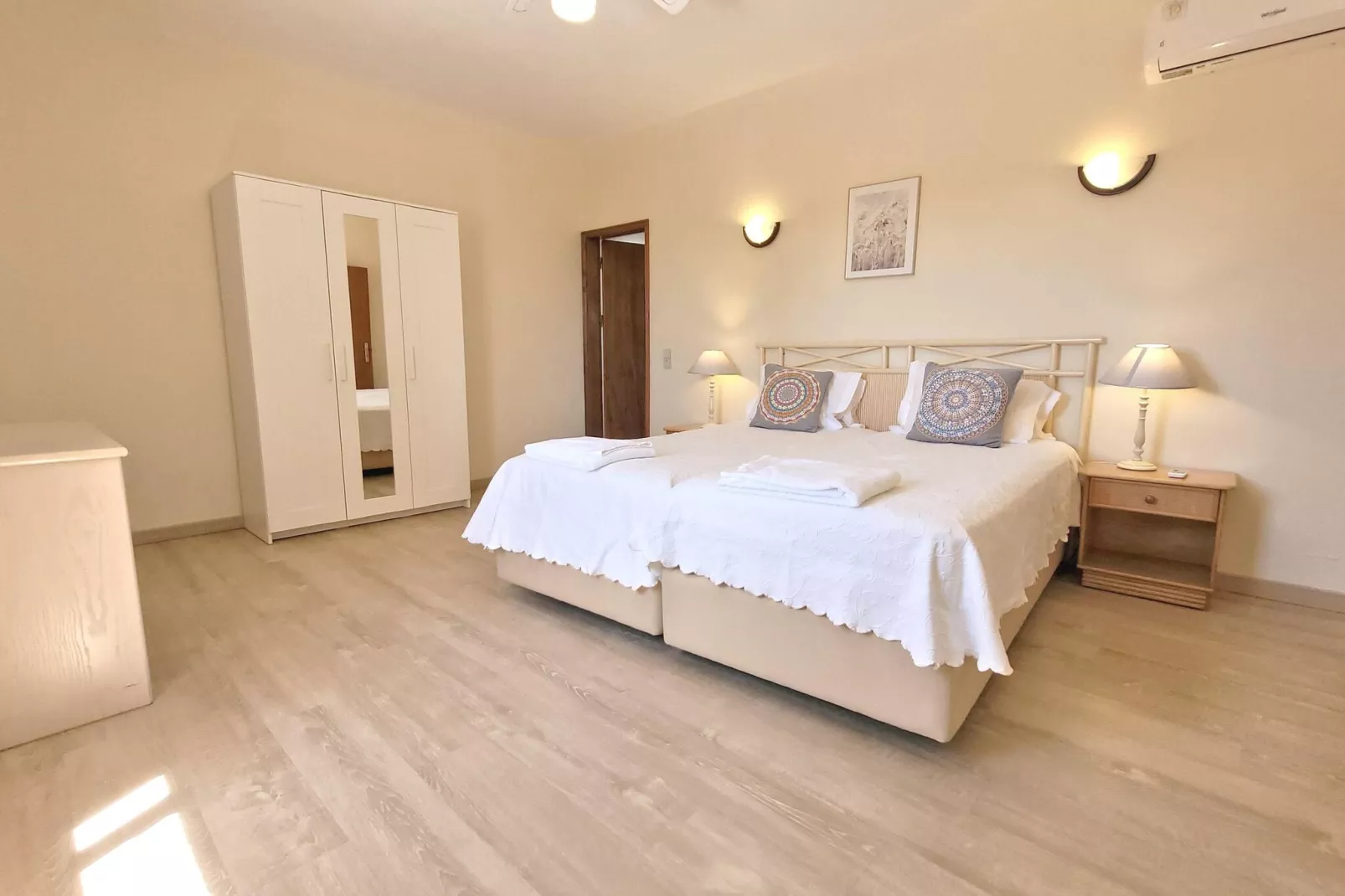 Carina-Bedroom