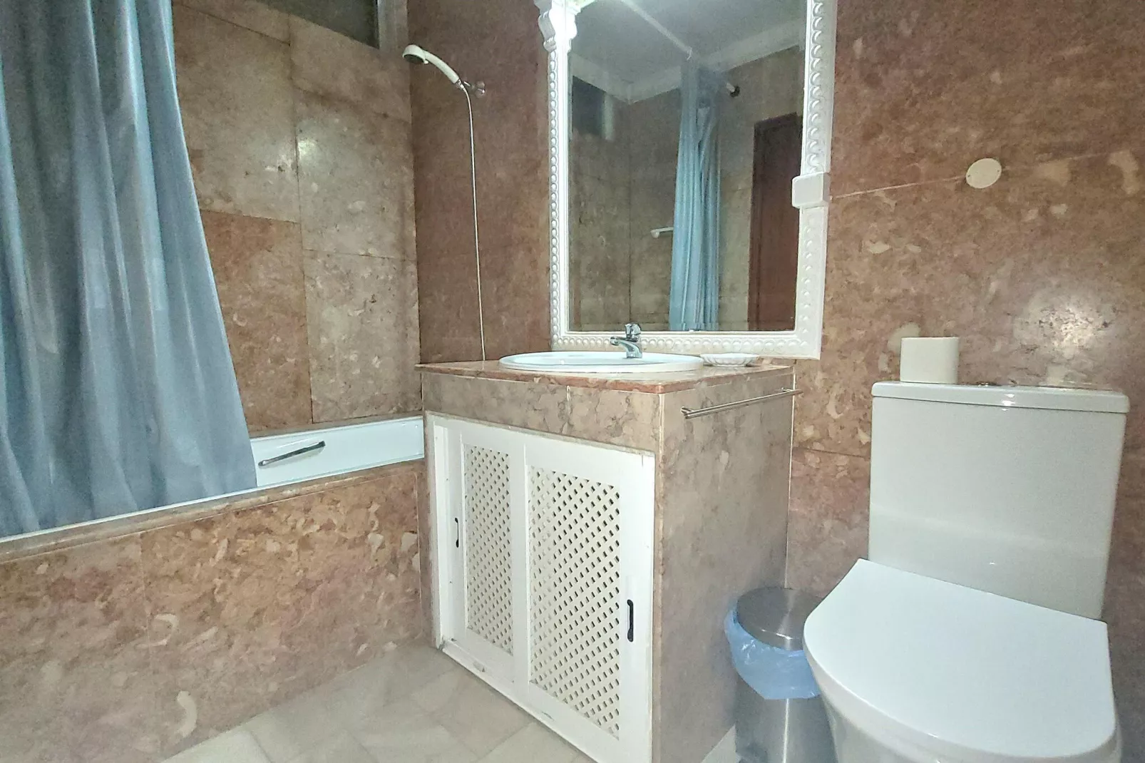 Carina-Bathroom